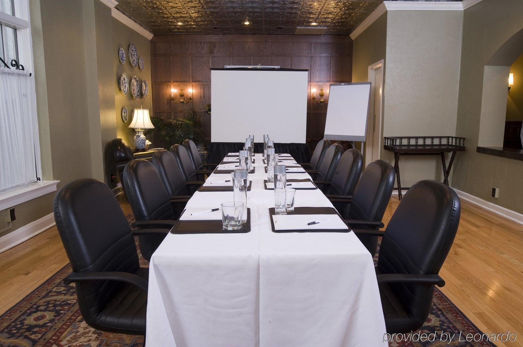 Seven Gables Inn, St Louis West, A Tribute Portfolio Hotel Clayton Servizi foto