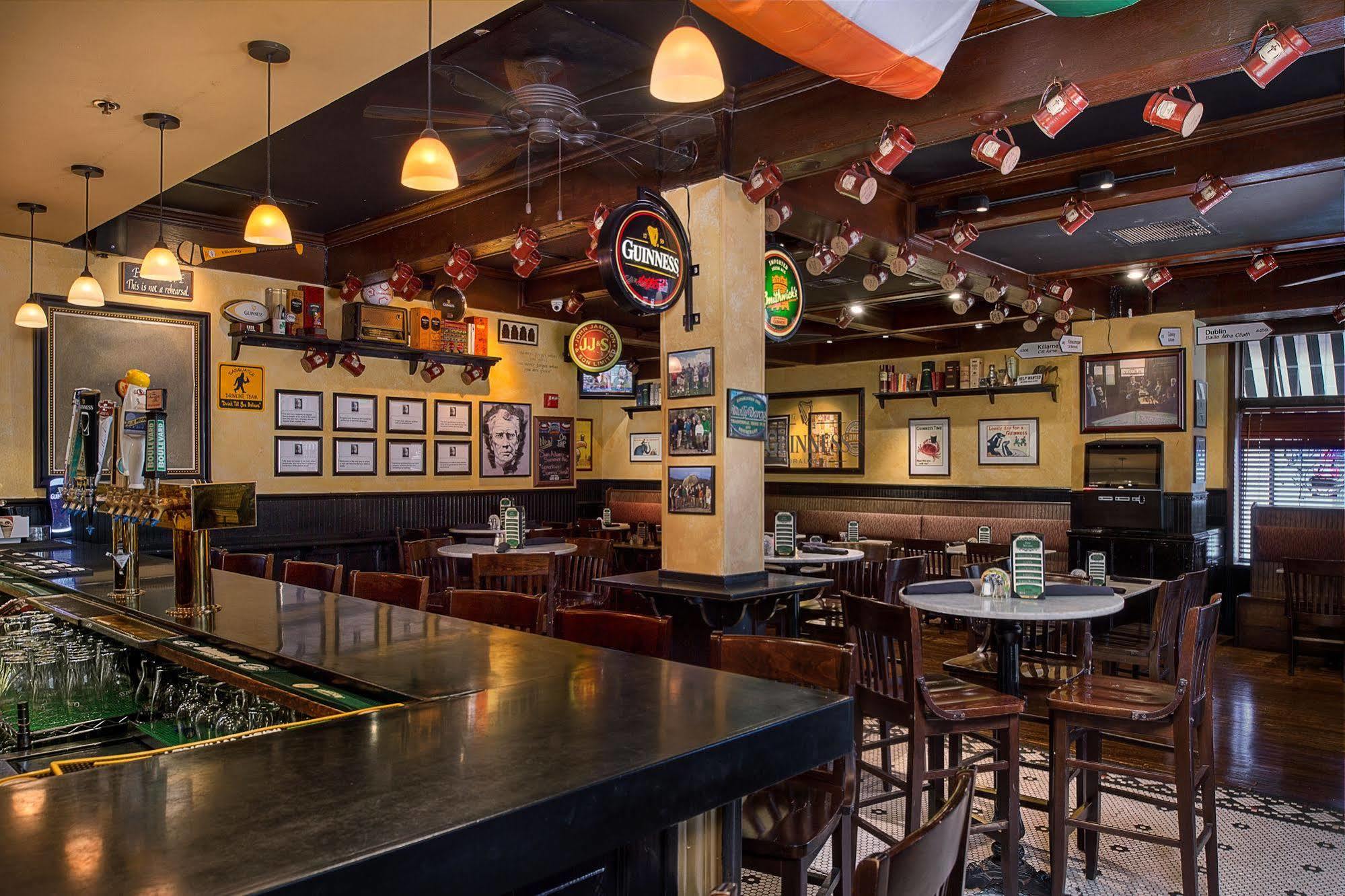 Seven Gables Inn, St Louis West, A Tribute Portfolio Hotel Clayton Esterno foto