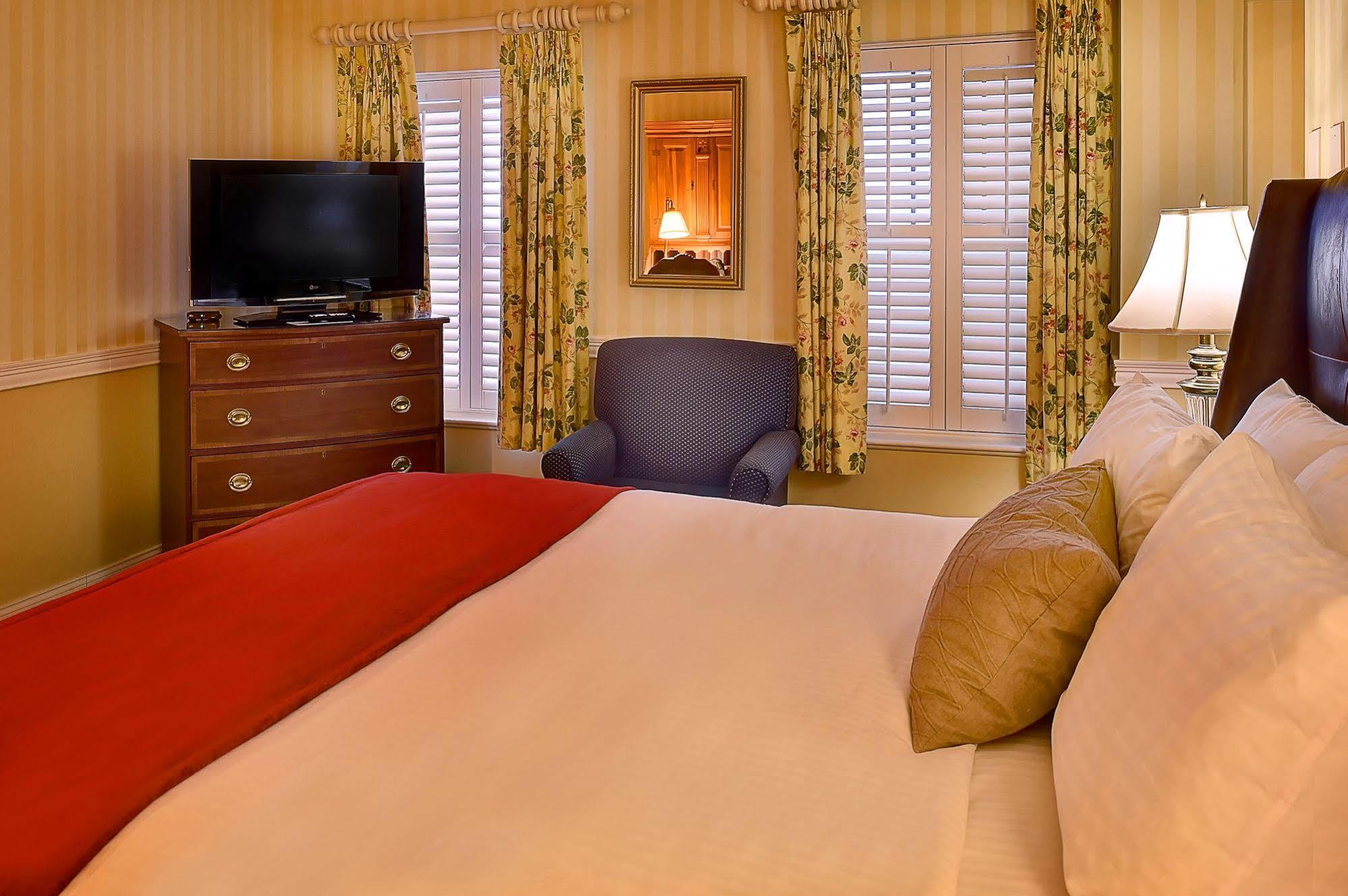 Seven Gables Inn, St Louis West, A Tribute Portfolio Hotel Clayton Esterno foto