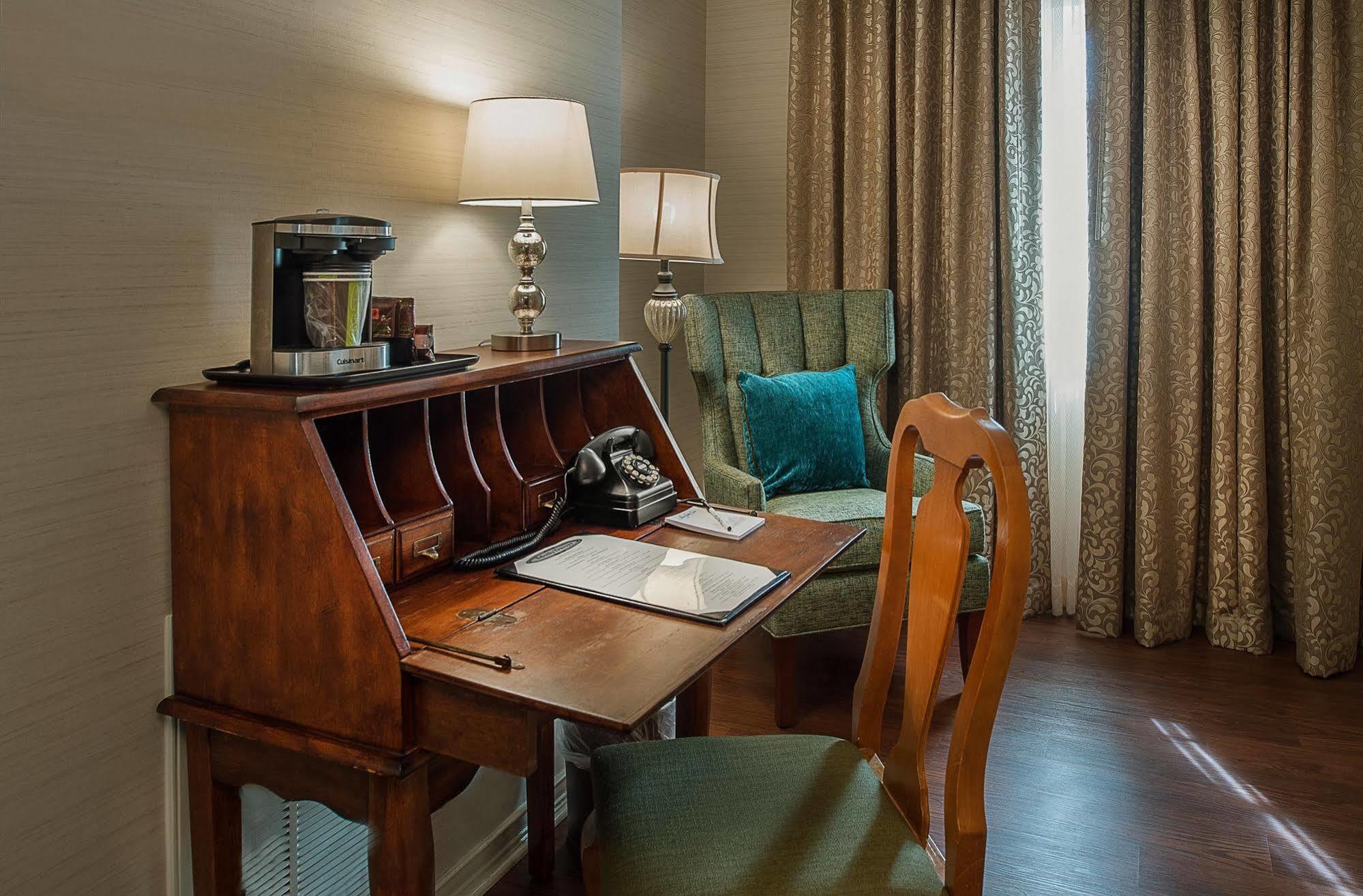 Seven Gables Inn, St Louis West, A Tribute Portfolio Hotel Clayton Esterno foto