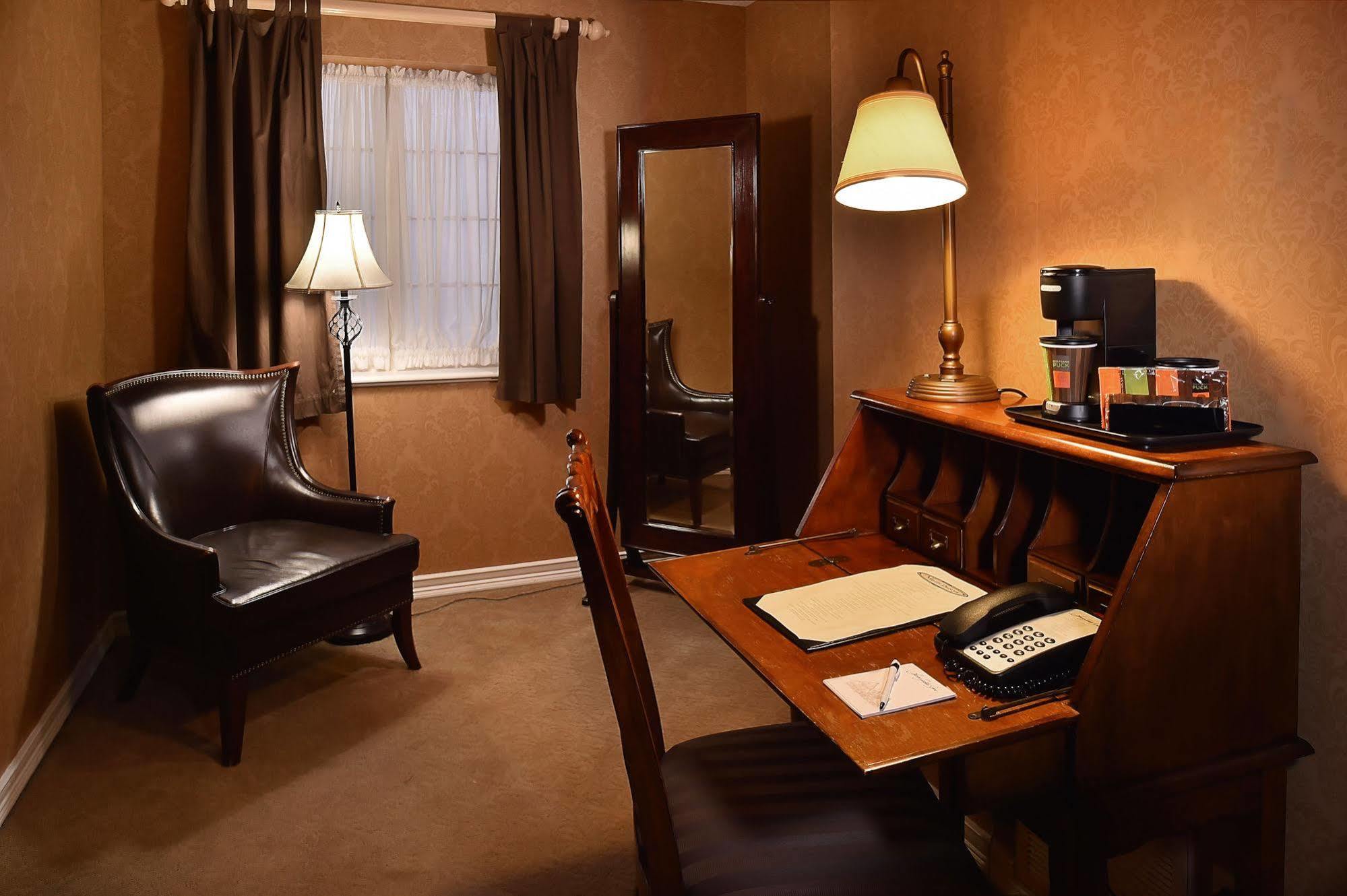Seven Gables Inn, St Louis West, A Tribute Portfolio Hotel Clayton Esterno foto